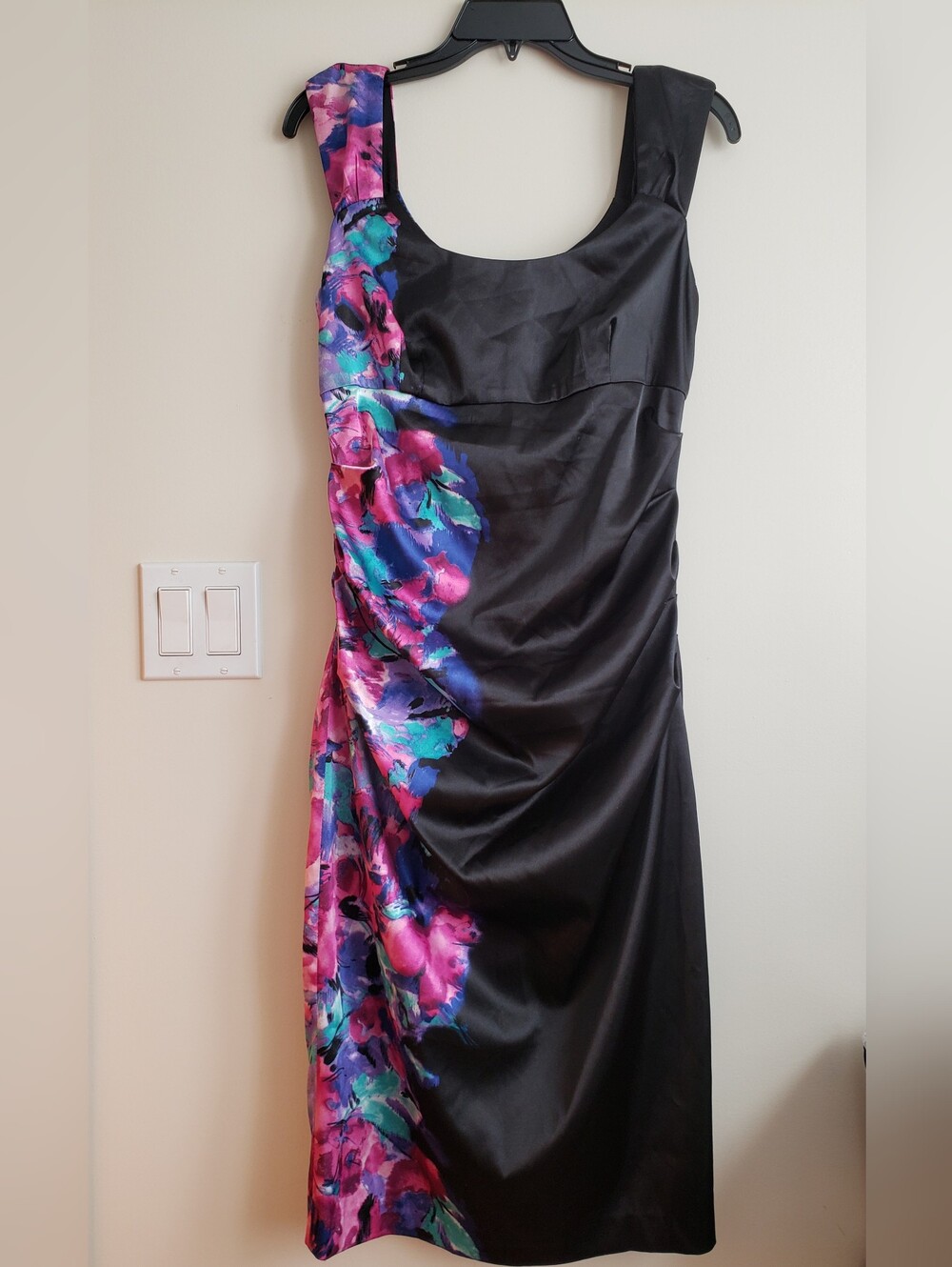 London Style Black Satin Cocktail Dress Floral Accent Sleeveless. Sz.10